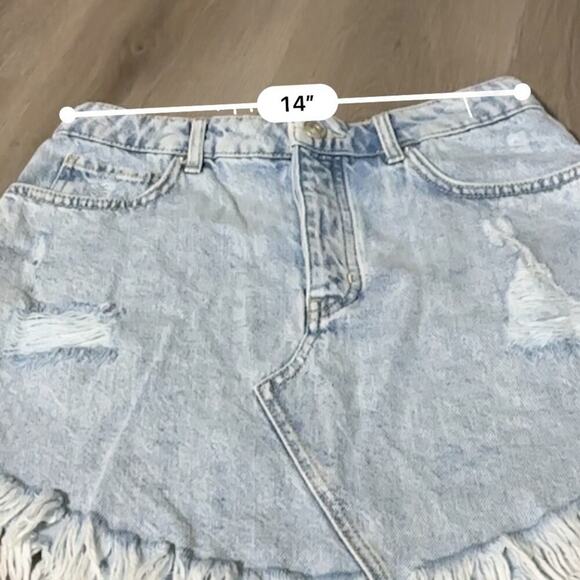 Urban Outfitters BDG Jojo Light Wash Distressed Raw Hem Denim Jean Mini Skirt M - Picture 6 of 7